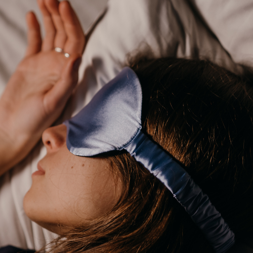 Masque de nuit en soie - Sommeil profond & beauté préservée