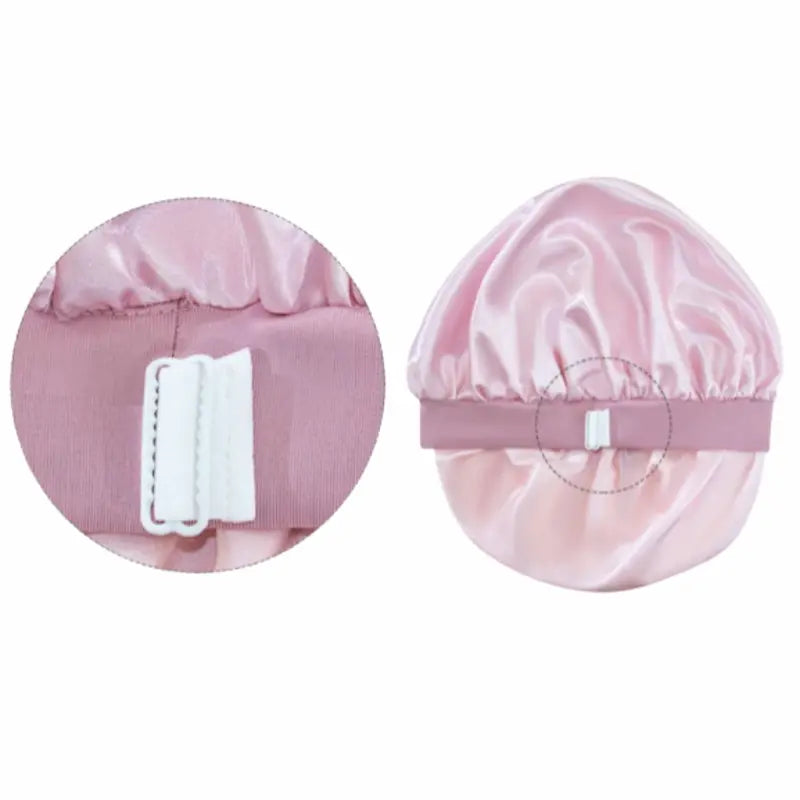 Bonnet en soie avec attache réglable