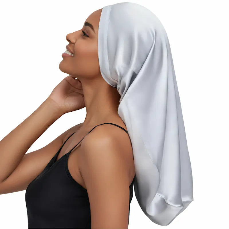 Bonnet long en soie avec cordon de serrage