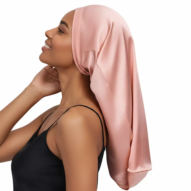Bonnet long en soie avec cordon de serrage