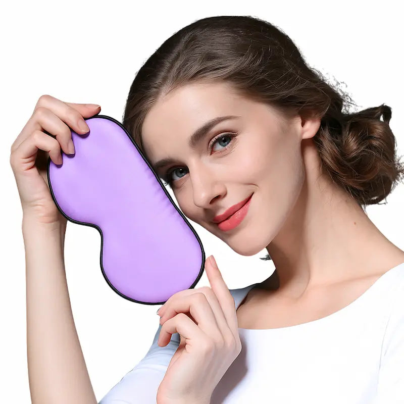 Masque pour les yeux en soie liseré noir