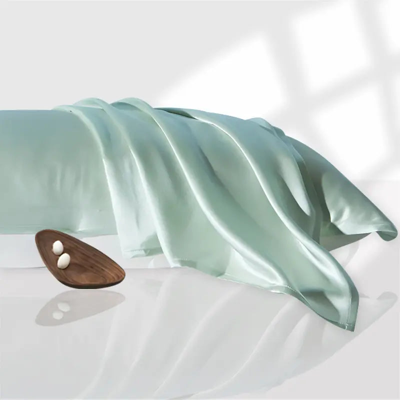 Taie d'oreiller en soie 19 momme brodée