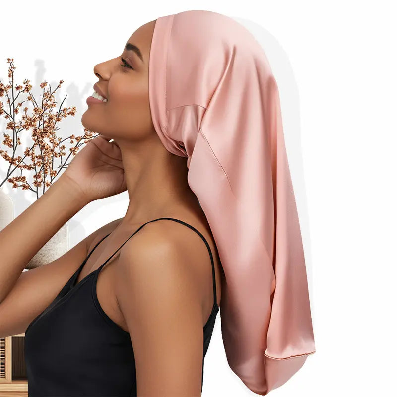 Bonnet long en soie avec cordon