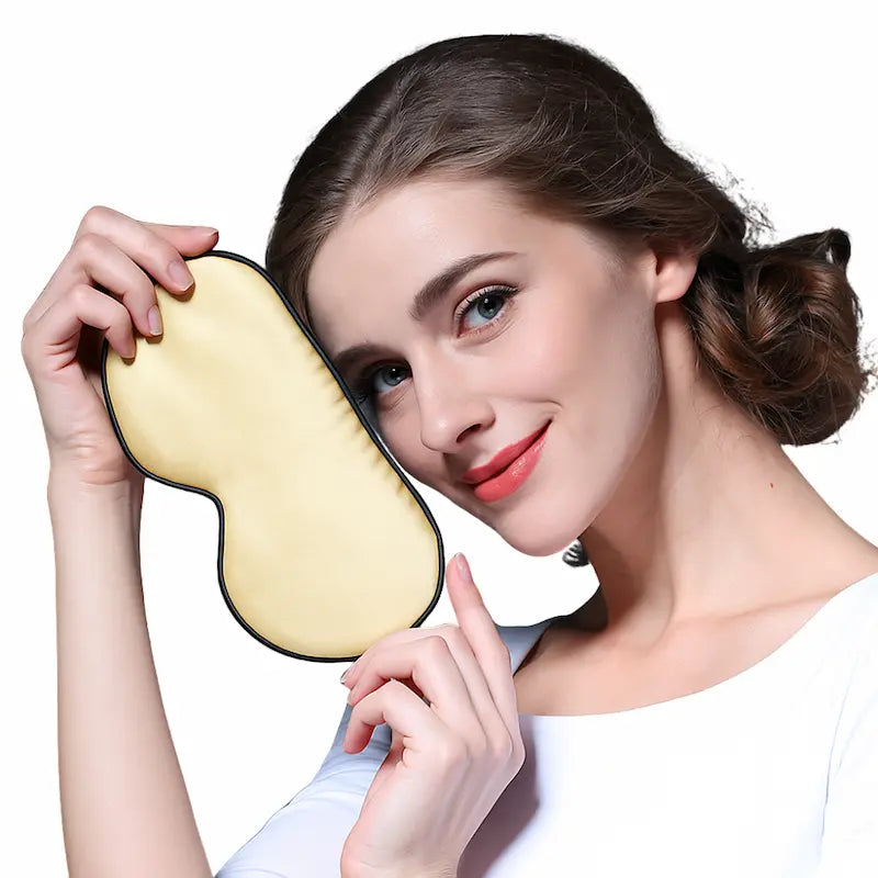 Masque pour les yeux en soie liseré noir