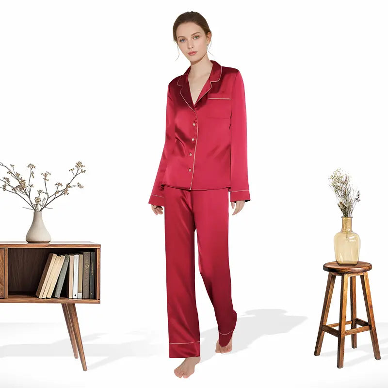 Pyjama long en soie pure avec coussinet de poitrine