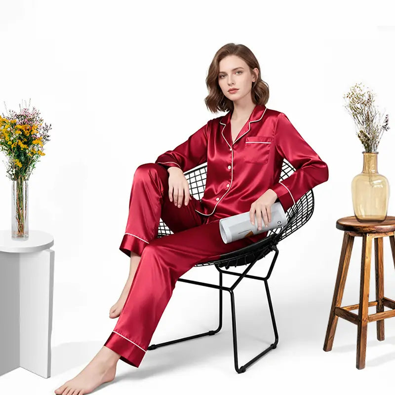Pyjama long en soie pure avec coussinet de poitrine